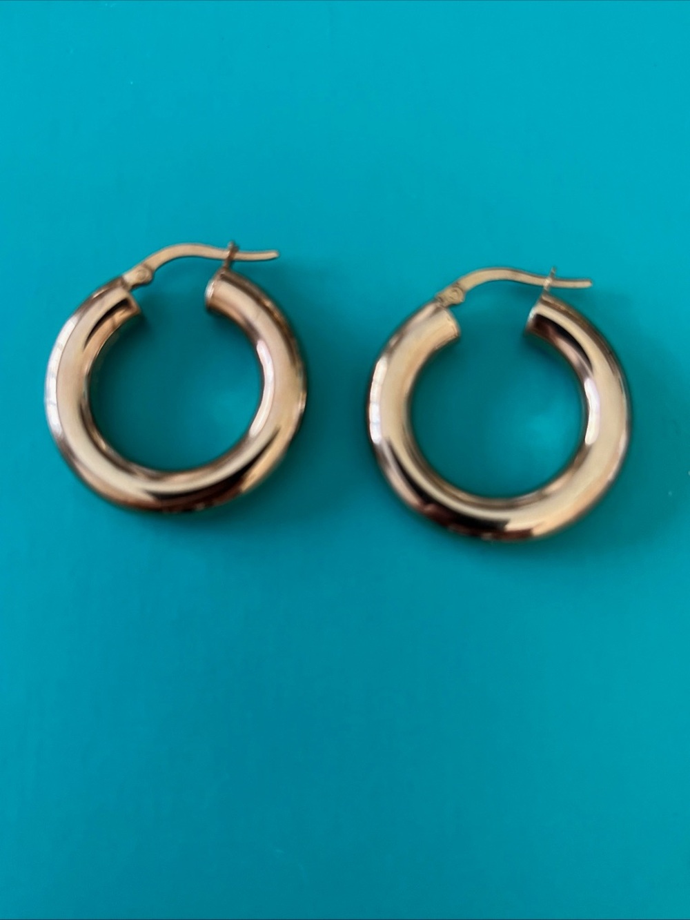 Bronzo Italia Polished rose Goldtone 1” Hoop Earrings never worn
